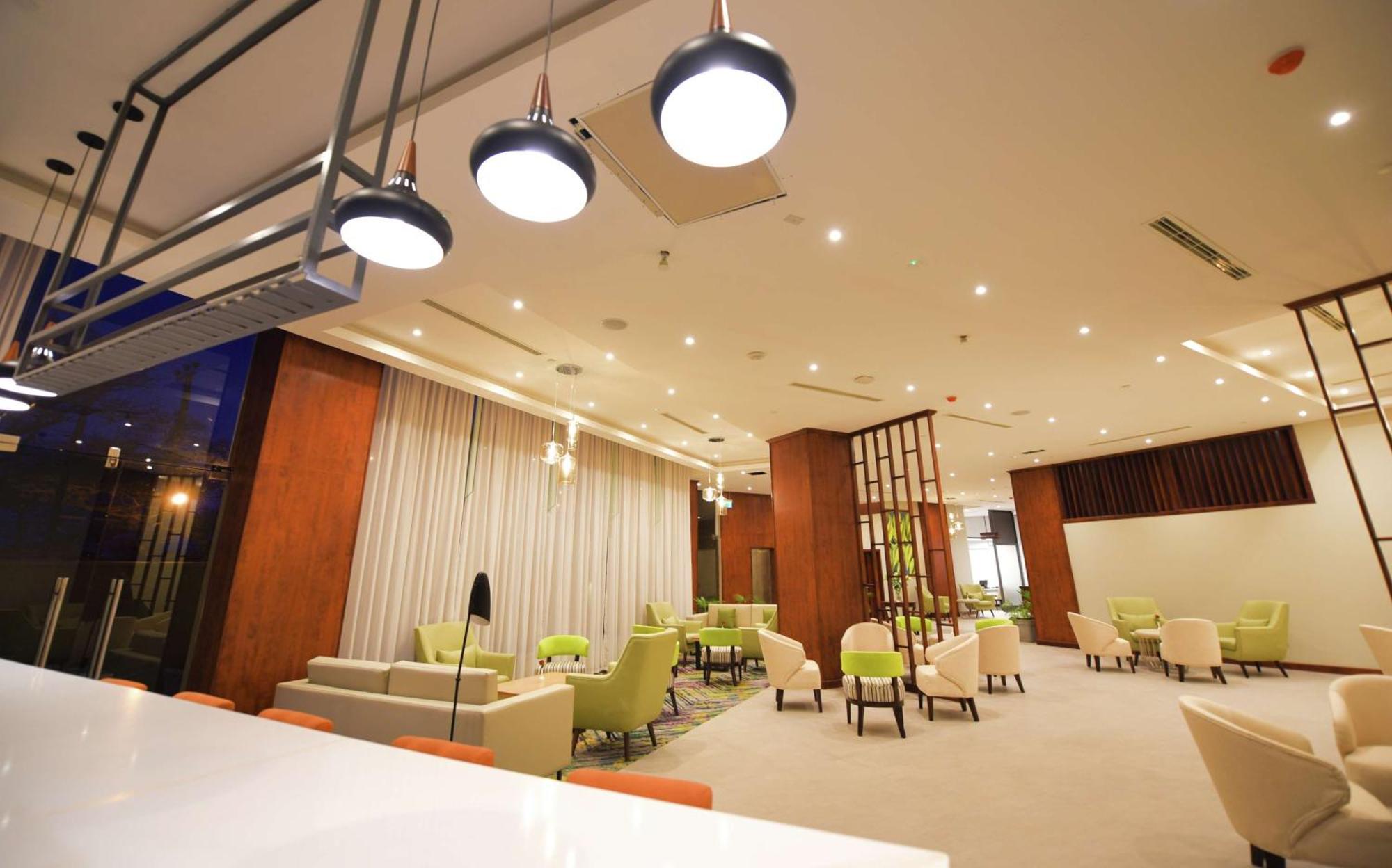 Hilton Garden Inn Kampala Dış mekan fotoğraf