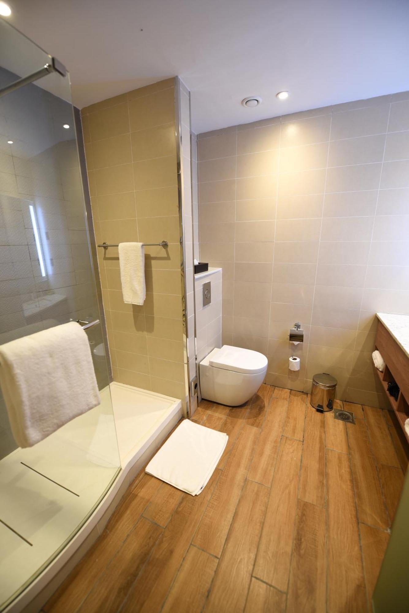 Hilton Garden Inn Kampala Dış mekan fotoğraf